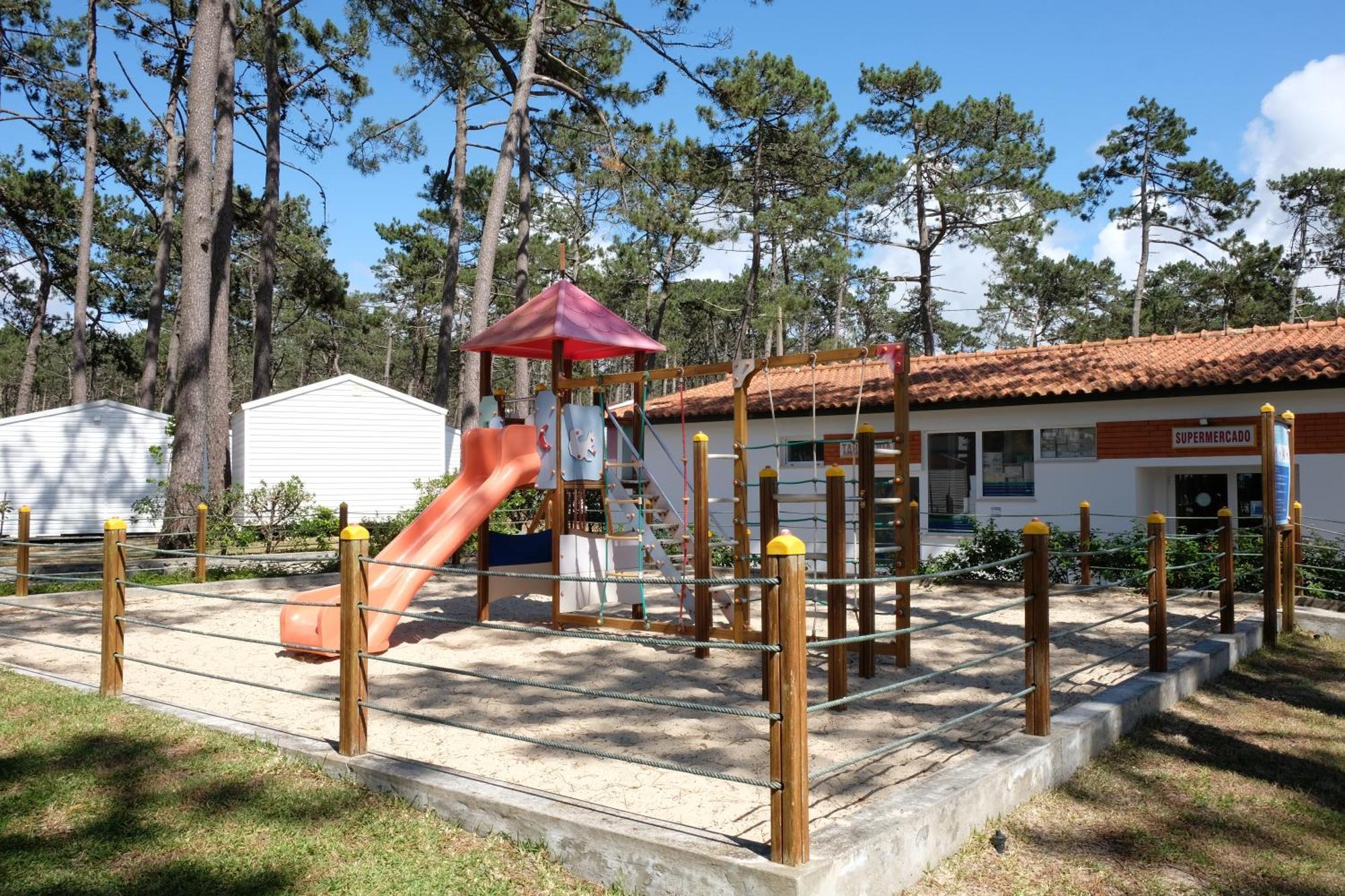 Parque De Campismo Orbitur Sao Pedro De Moel Hotel Bagian luar foto